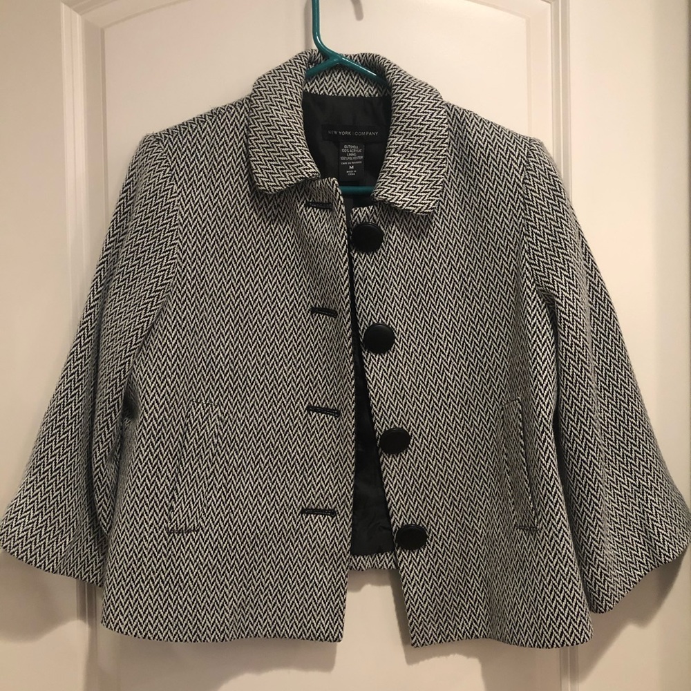 Herringbone cropped jacket.